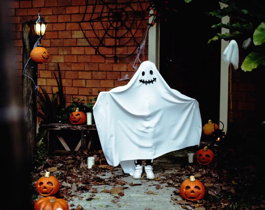 Ghost costume